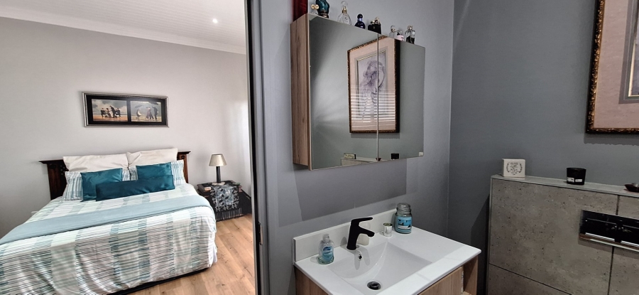 3 Bedroom Property for Sale in Albertinia Western Cape